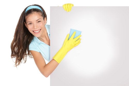 Cookie banner and privacy preferences on a cleaning website